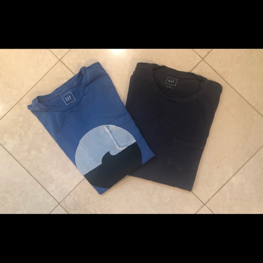 Men’s Gap T Shirts - Small